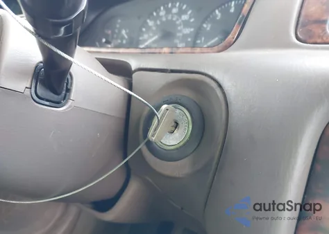 1998 Toyota Camry Ce/Le/Xle from USA, damaged, VIN 4T1BG22K2WU296053